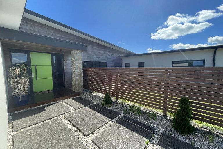 Photo of property in 5 Wentworth Lane, Waiwhakaiho, New Plymouth, 4312