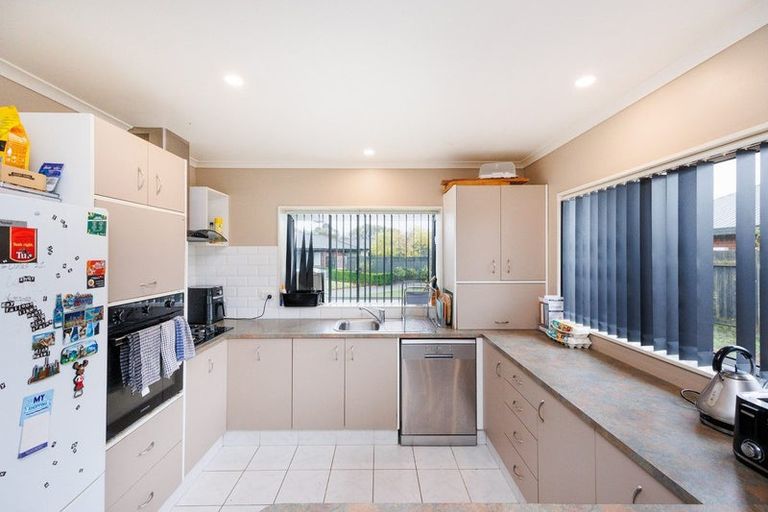 Photo of property in 31 Strachan Way, Highbury, Palmerston North, 4412