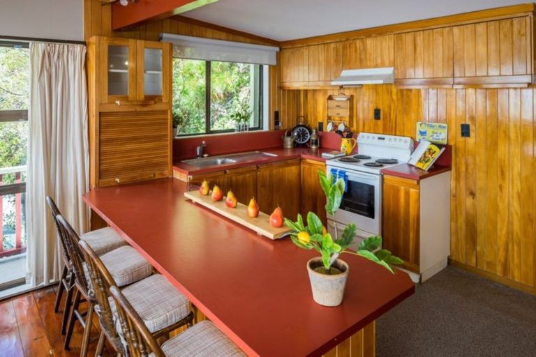 Photo of property in 32 Ocean Parade, Pukerua Bay, 5026
