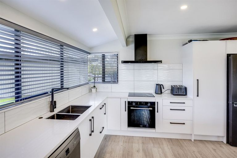 Photo of property in 14 Lamason Street, Greenmeadows, Napier, 4112