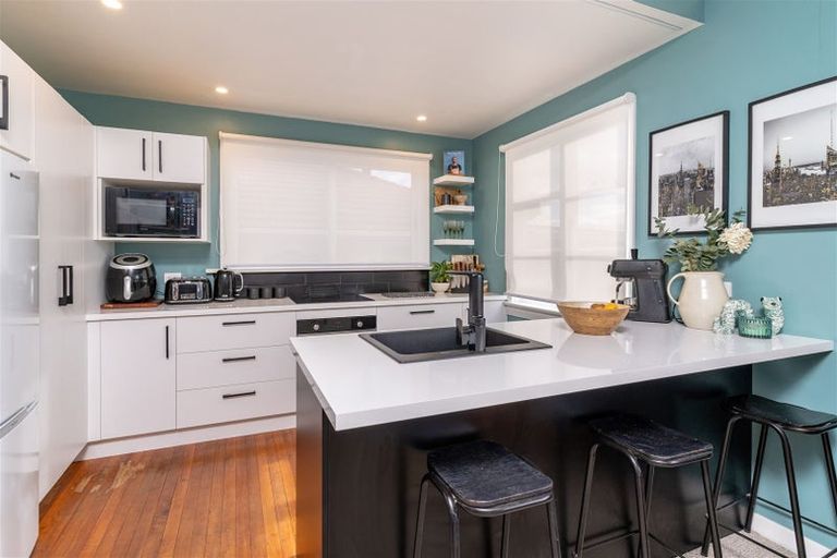 Photo of property in 24 Scotland Terrace, Green Island, Dunedin, 9018