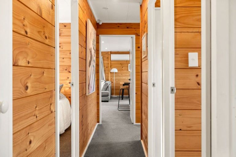 Photo of property in 115 Mark Avenue, Grenada Village, Wellington, 6037