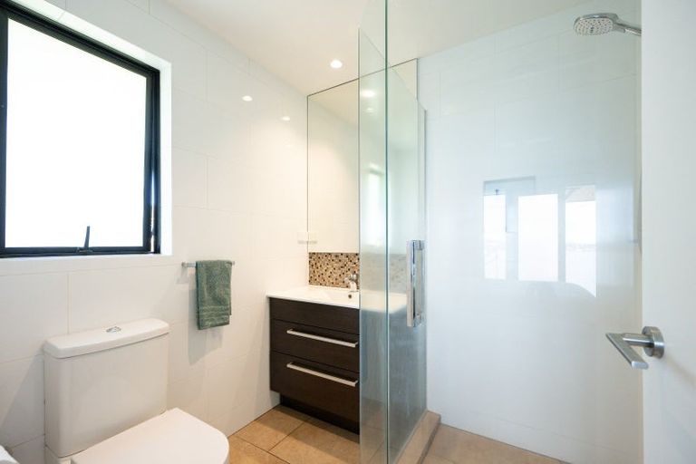 Photo of property in 4/17a Eastglen Road, Glen Eden, Auckland, 0602