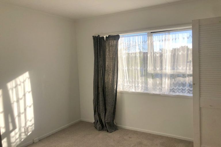 Photo of property in 26 Santiago Crescent, Unsworth Heights, Auckland, 0632