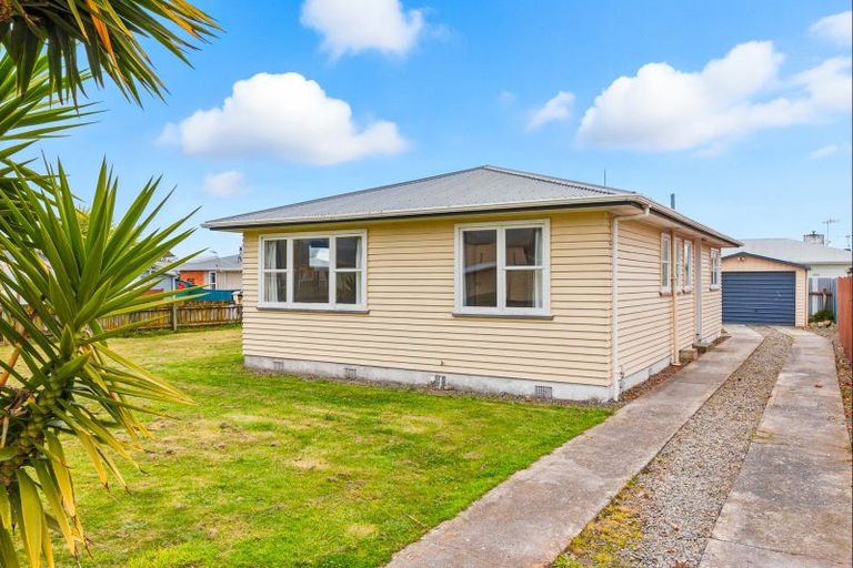 Photo of property in 2 Collingwood Street, Levin, 5510