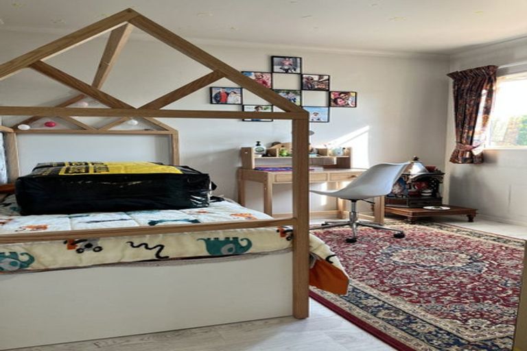 Photo of property in 9 Bickleigh Grove, New Lynn, Auckland, 0600