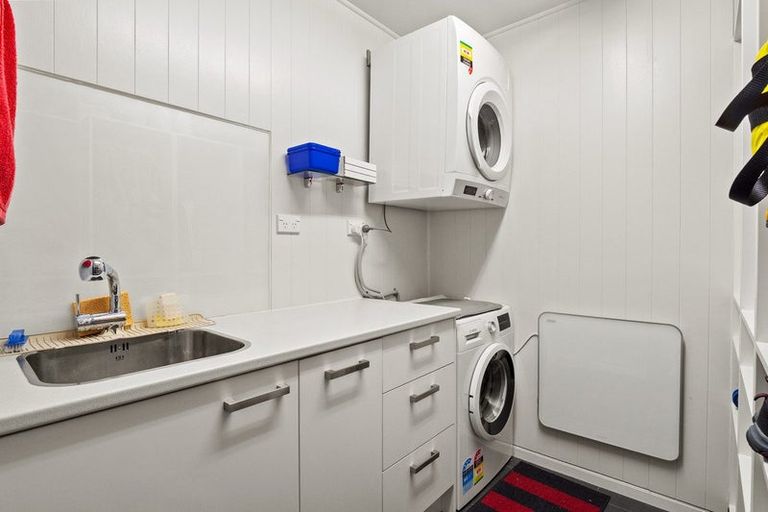 Photo of property in 27 Pendeen Crescent, Jacks Point, Queenstown, 9371