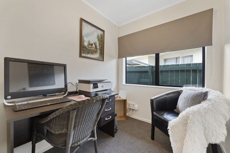 Photo of property in 35 Rewa Street, Takaro, Palmerston North, 4412