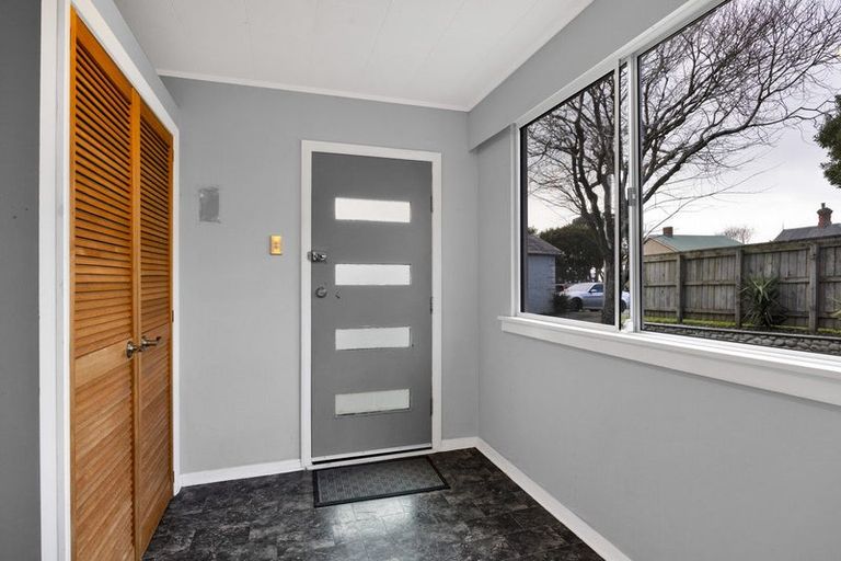 Photo of property in 6 Peace Avenue, Moturoa, New Plymouth, 4310