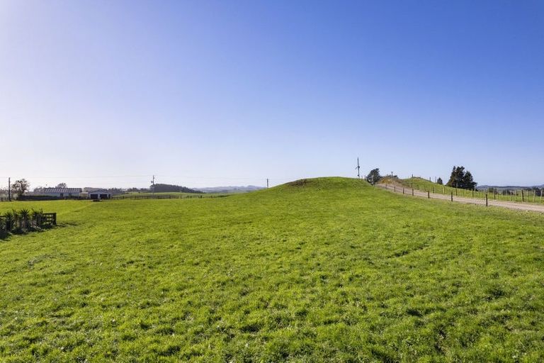 Photo of property in 890a Otaraoa Road, Tikorangi, Waitara, 4383