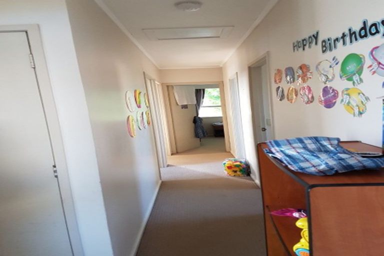 Photo of property in 31 Waimumu Road, Massey, Auckland, 0614