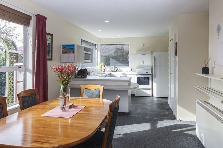 Photo of property in 2/11 Leith Place, Spreydon, Christchurch, 8024