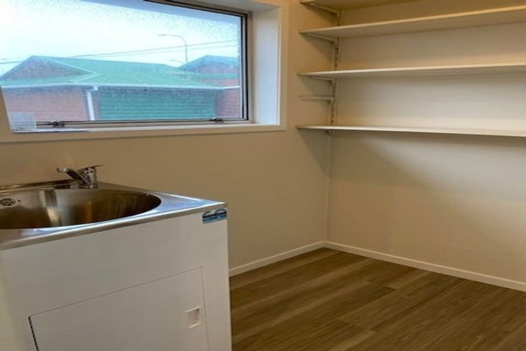 Photo of property in 2/111 Chivalry Road, Glenfield, Auckland, 0629