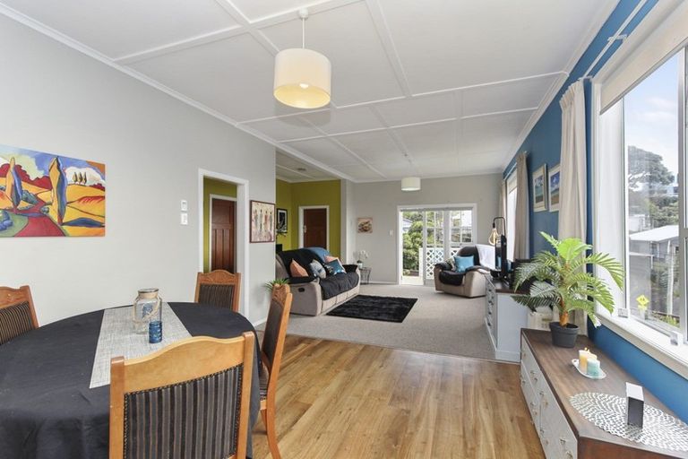 Photo of property in 61 Pioneer Road, Moturoa, New Plymouth, 4310