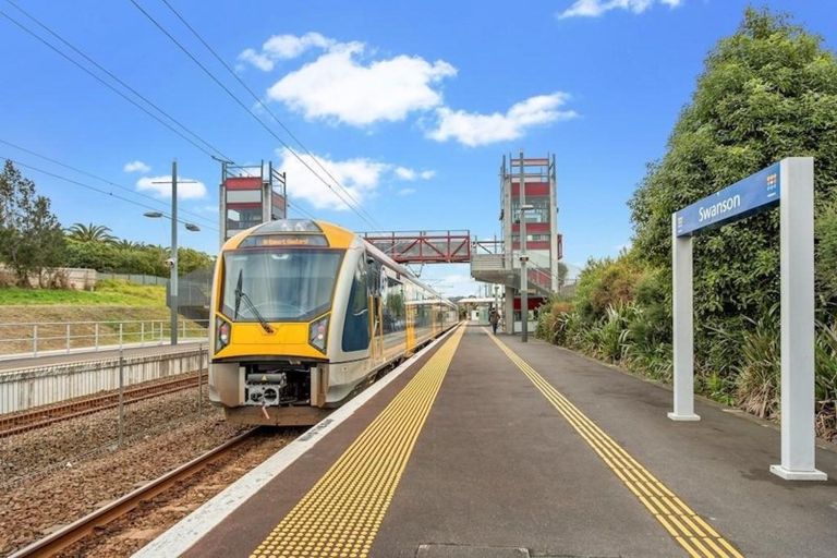 Photo of property in 741a Swanson Road, Swanson, Auckland, 0612