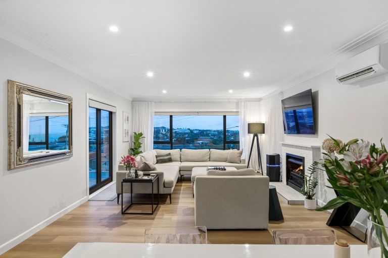 Photo of property in 23 Braemar Road, Rothesay Bay, Auckland, 0630