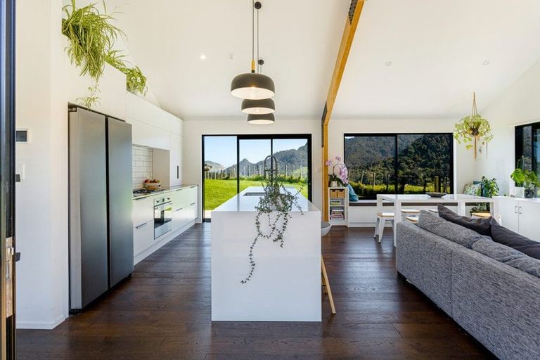 Photo of property in 42a Upland Road, Huia, Auckland, 0604