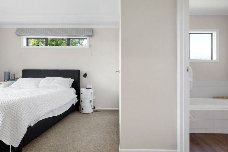 Photo of property in 33 Moore Street, Leamington, Cambridge, 3432