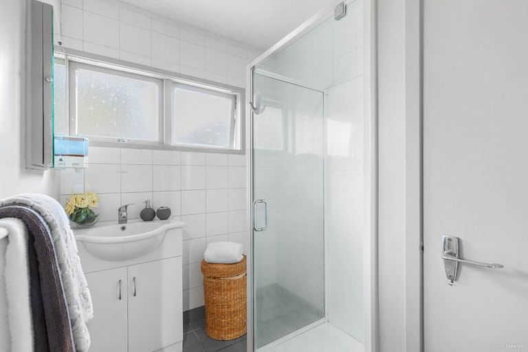 Photo of property in 1/197 Forrest Hill Road, Forrest Hill, Auckland, 0620