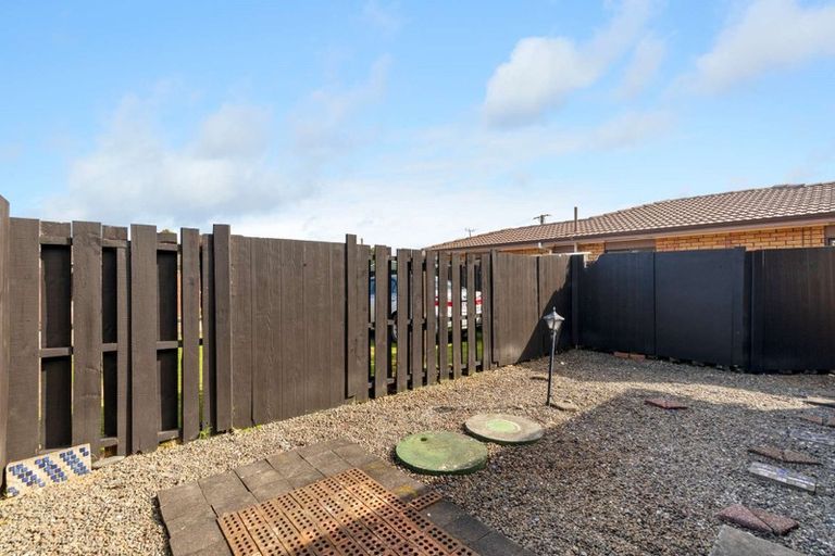 Photo of property in 2/10 Wellington Street, Papakura, 2110