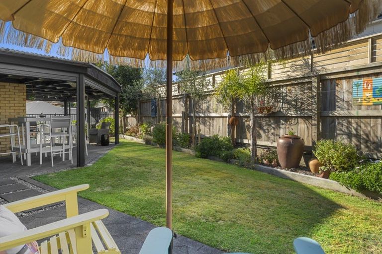 Photo of property in 29 Mcleod Place, Papamoa Beach, Papamoa, 3118