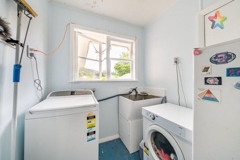 Photo of property in 36 Horoeka Street, Stokes Valley, Lower Hutt, 5019