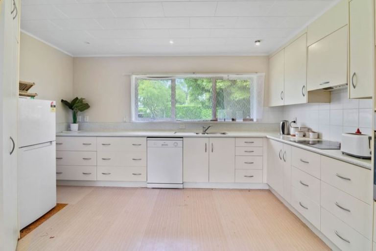 Photo of property in 106 Grand Vue Road, Kawaha Point, Rotorua, 3010