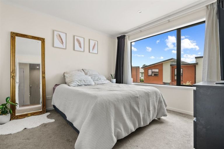 Photo of property in 6 Fermi Lane, Papakura, 2110