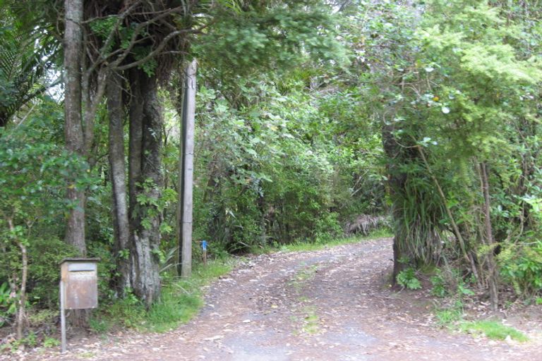 Photo of property in 84 Hinau Road, Waimauku, 0881