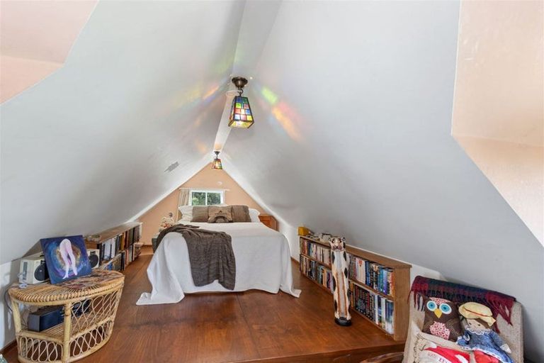 Photo of property in 36 Voelas Road, Lyttelton, 8082