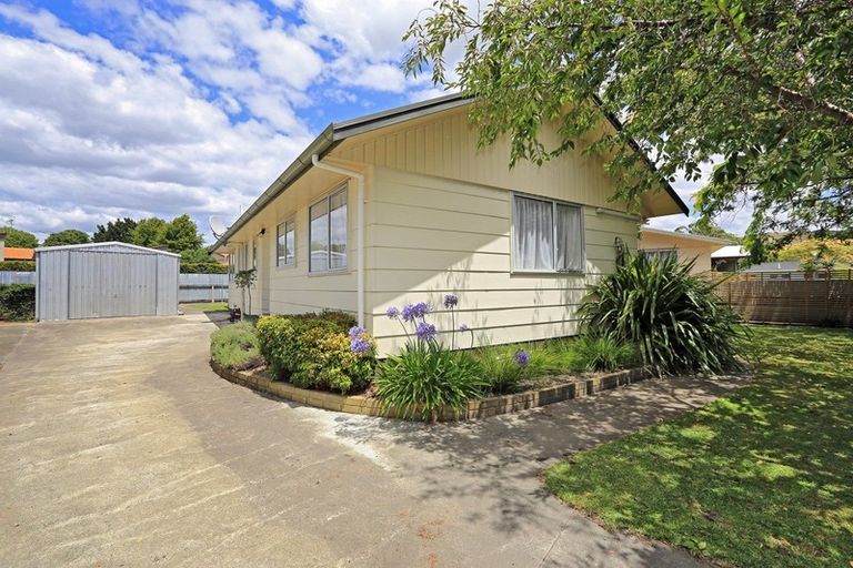 Photo of property in 19 Gilmour Place, Taradale, Napier, 4112