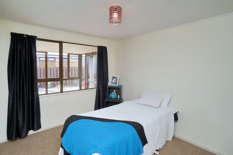 Photo of property in 28 Coates Place, Rangiora, 7400