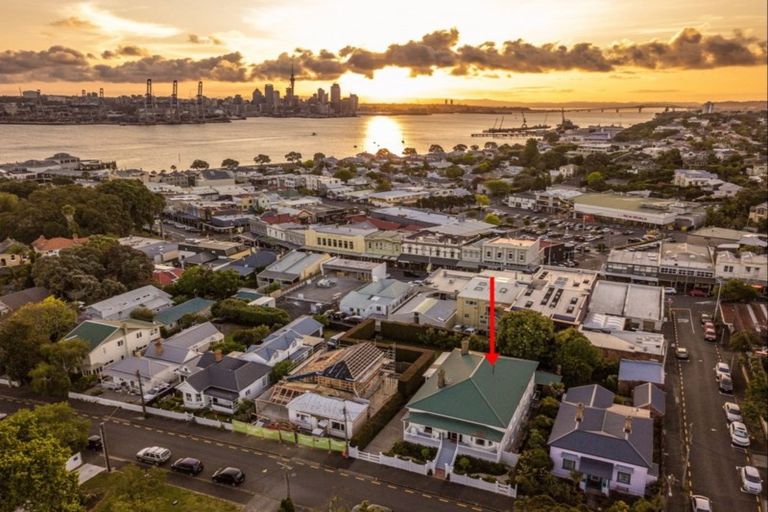 Photo of property in 19 Buchanan Street, Devonport, Auckland, 0624