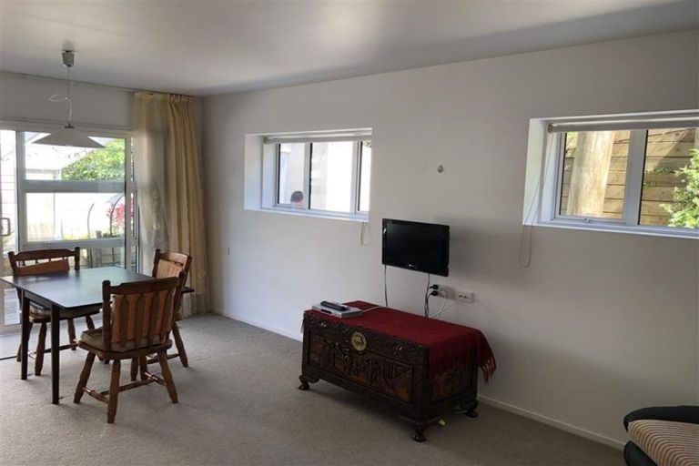 Photo of property in 54b Birkdale Road, Birkdale, Auckland, 0626