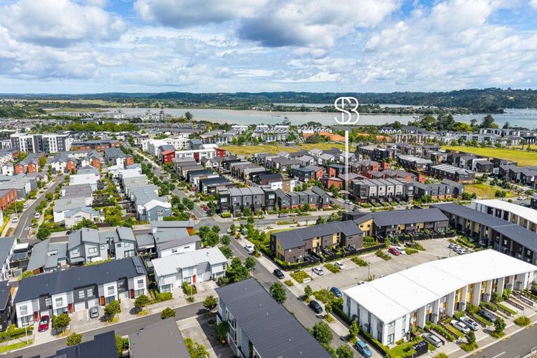 Photo of property in 82 Glidepath Road, Hobsonville, Auckland, 0616