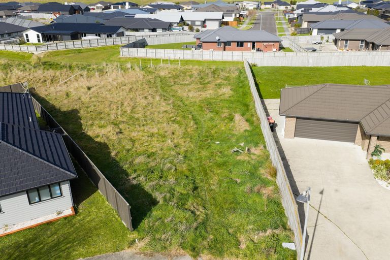 Photo of property in 17 Gibraltar Way, Fitzherbert, Palmerston North, 4410