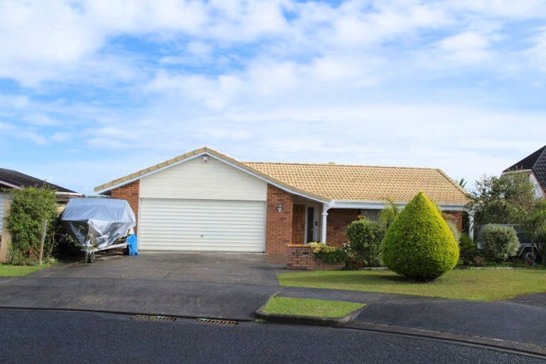 Photo of property in 15 Mirabell Place, Golflands, Auckland, 2013