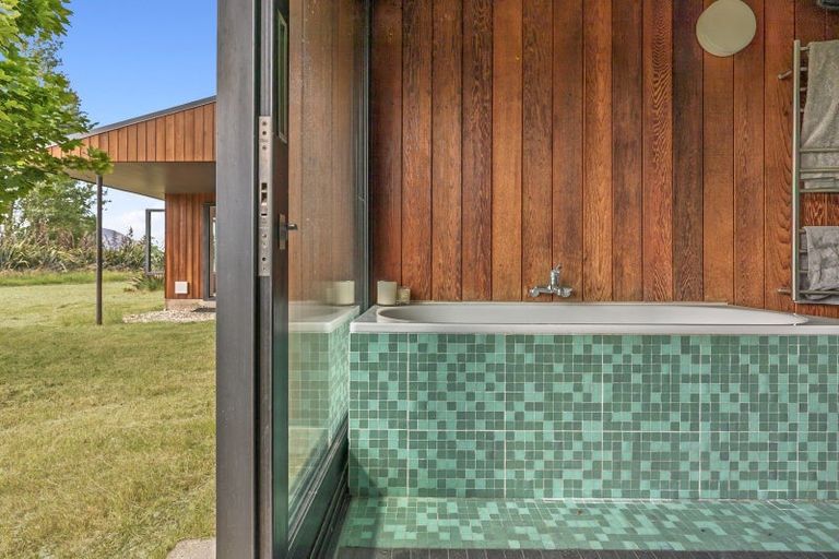 Photo of property in 83d Black Peak Road, Wanaka, 9382