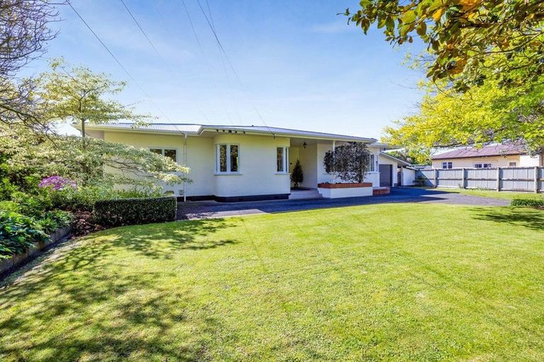 Photo of property in 4 Collins Street, Hawera, 4610