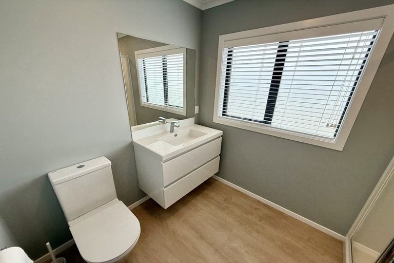 Photo of property in 9/64 Glen Road, Stokes Valley, Lower Hutt, 5019