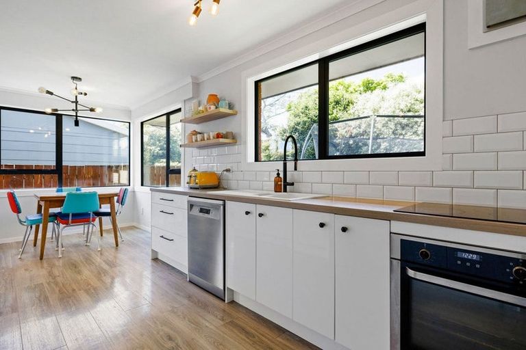 Photo of property in 42 Shakespeare Street, Leamington, Cambridge, 3432