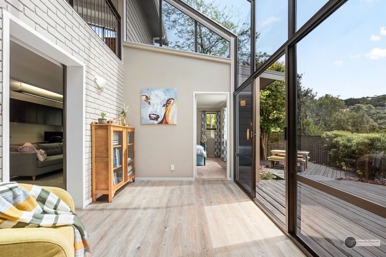 Photo of property in 33b Pekanga Road, Normandale, Lower Hutt, 5010