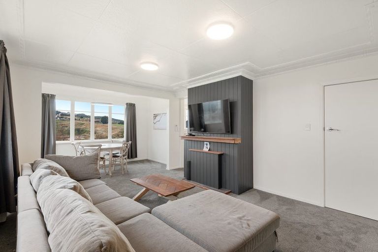 Photo of property in 30 Scotland Terrace, Green Island, Dunedin, 9018
