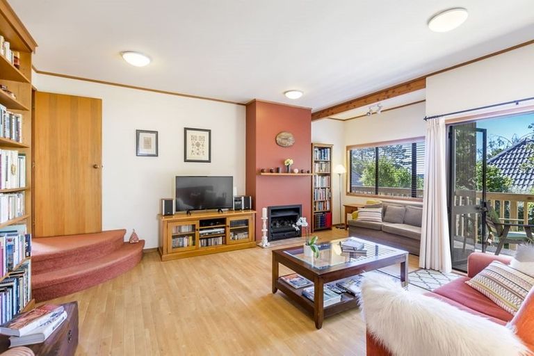 Photo of property in 2/16 Mahara Avenue, Birkenhead, Auckland, 0626