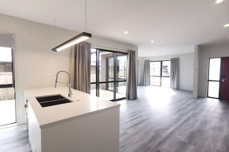 Photo of property in 5 Barrels Close, Kumeu, 0810