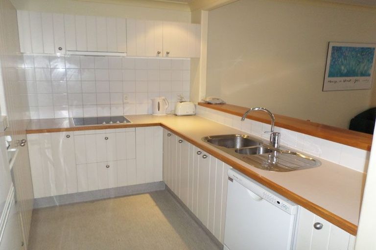 Photo of property in Kelvin House, 1d/16 The Terrace, Wellington Central, Wellington, 6011