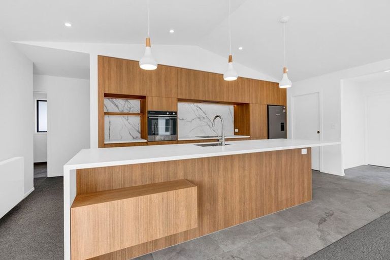 Photo of property in 9a Strandon Place, Strandon, New Plymouth, 4312