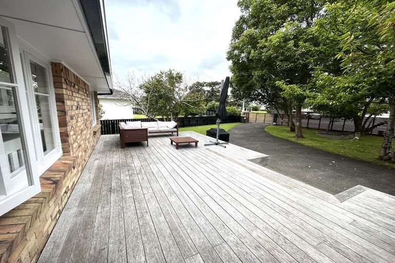 Photo of property in 21 Durham Street, Te Atatu Peninsula, Auckland, 0610