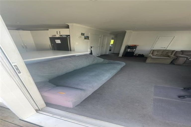 Photo of property in 16 Evans Road, Weymouth, Auckland, 2103