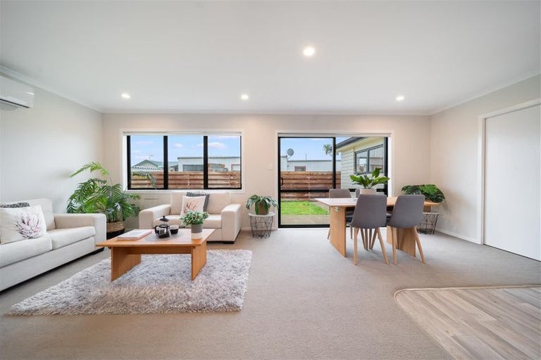 Photo of property in 2/9 Heath Street, Saint Andrews, Hamilton, 3200